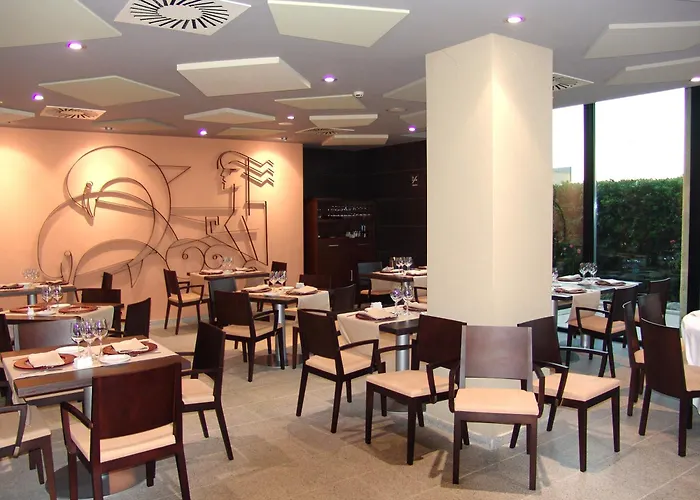 & Real Ciudad De 4* Zaragoza