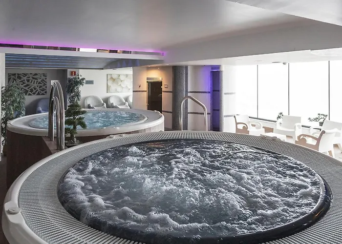 Hotell & Real Ciudad De 4*