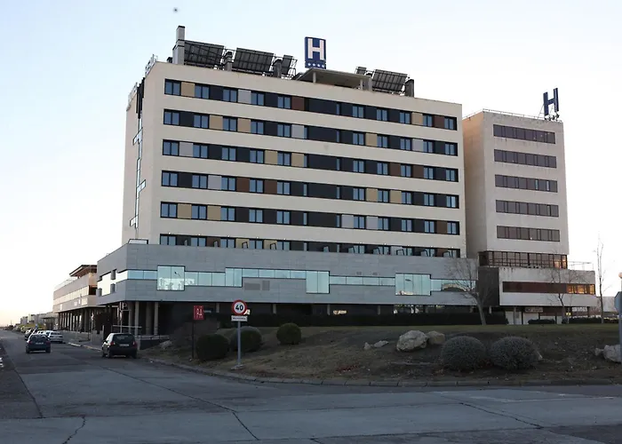 호텔 & Real Ciudad De 4*