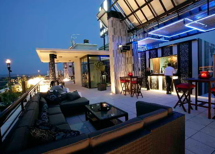 & Real Ciudad De Hotell