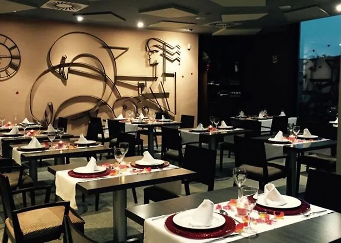 & Real Ciudad De 호텔