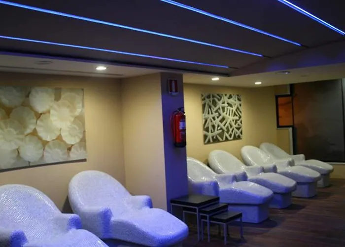 호텔 & Real Ciudad De 4*