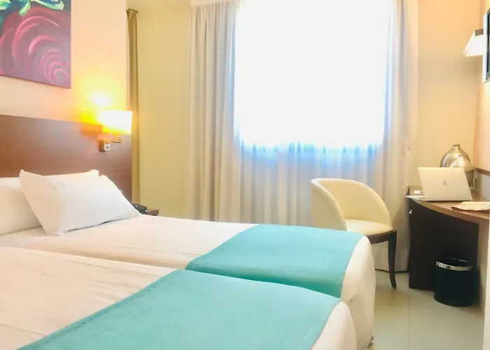 Hotell & Real Ciudad De 4*